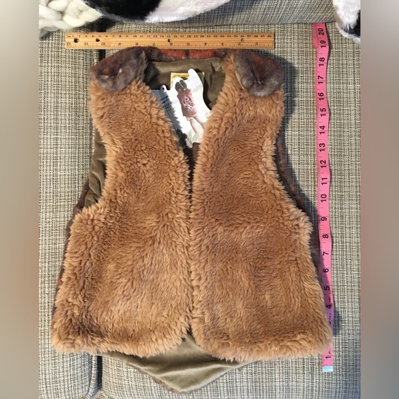 Bearskin Children’s Vest - Picture 4 of 4